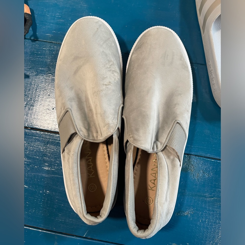Ladies Kaanas shoes